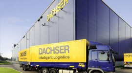 Dachser buduje nowy oddział w Szwajcarii BIZNES, Firma - Międzynarodowy operator logistyczny – firma Dachser, tworząc nowy oddział w Lyss w regionie Berna, umacnia swoją pozycję w Szwajcarii. Włączenie do sieci nowego, dziewiątego oddziału firmy w Szwajcarii wpłynie znacząco na usprawnienie globalnych operacji całej organizacji.