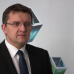 AB, czołowy dystrybutor IT w regionie, rozwija kategorie zabawek, AGD i RTV oraz sektor rozwiązań dla przedsiębiorstw, w tym usługi dla e-handlu