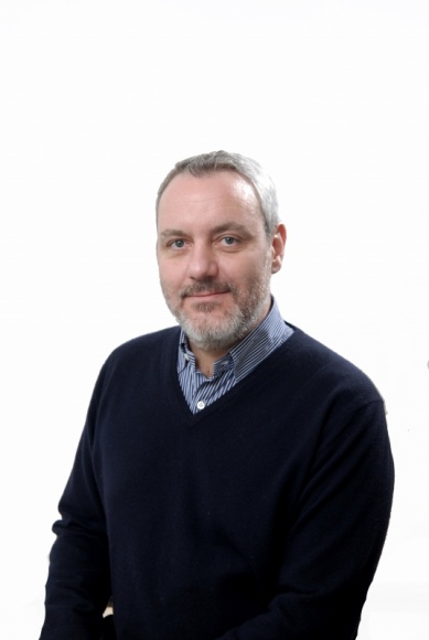 W Polsce brakuje producentów specjalistycznych komponentów meblowych BIZNES, Firma - Wielu producentów komponentów meblowych zdecydowało się na rozszerzenie produkcji i dziś wytwarza gotowe meble. Tymczasem na rynku brakuje kooperantów specjalizujących się np. tylko w produkcji nóg meblowych czy lakierowaniu frontów. To nisza na rynku, którą warto zagospodarować.