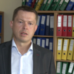 Średni czas oczekiwania na zapłatę faktury spada. Firmy jednak wciąż borykają się z zaległymi należnościami