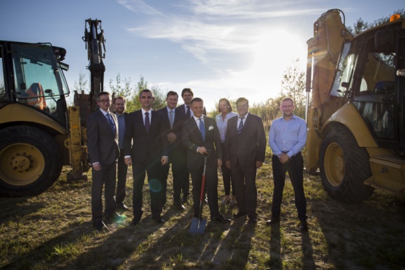 MLP Group startuje z budową centrum dystrybucyjnego dla MAKRO BIZNES, Firma - MLP Group rozpoczęło budowę centrum dystrybucyjnego dla sieci MAKRO Polska. Obiekt o powierzchni ponad 10 tys. mkw., powstający w parku logistycznym MLP Pruszków II, zostanie oddany do użytkowania w pierwszym kwartale 2017 r.