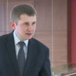 W przyszłym roku znacząco spadnie rentowność polskich banków. To zmusza je do inwestycji obniżających koszty działania