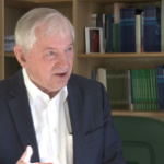 Prof. S. Gomułka: rząd wycofał się z części obietnic po negatywnych ocenach agencji ratingowych