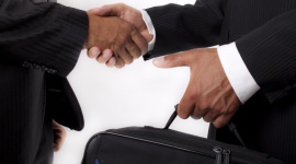 Jak budować udane relacje z partnerami biznesowymi? BIZNES, Firma - Budowanie udanych relacji biznesowych nie jest łatwym zadaniem - nieprzypadkowo jest to też jedna z najbardziej pożądanych kompetencji na współczesnym rynku pracy.