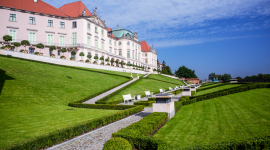 Park-M przywróci splendor Ogrodom Dolnym Zamku Królewskiego w Warszawie BIZNES, Fundusze unijne - Zamek Królewski w Warszawie ponownie powierzył Park-M rewaloryzację swoich ogrodów. Tym razem firma ze Starego Sącza, specjalizująca się w rewitalizacji terenów zieleni, przywróci świetność Ogrodom Dolnym królewskiej rezydencji.