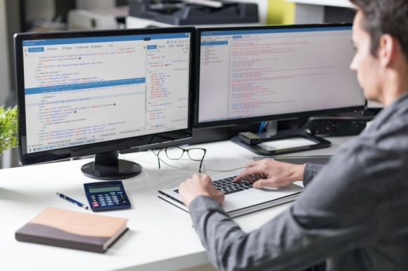 Outsourcing IT – dlaczego warto powierzyć go polskim software house’om BIZNES, Firma - Polska, według rankingu 2016 A.T. Kearney Global Services Location Index™, znajduje się wśród 10 topowych państw, do których kierowane są usługi IT.