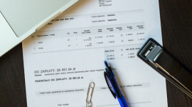 75 firm padało co miesiąc w 2017. W tym roku już więcej. BIZNES, Firma - W 2017 roku ogłoszono 900 przypadków niewypłacalności przedsiębiorstw, to o 12 proc. więcej niż w 2016 roku. W styczniu tego roku liczba niewypłacalności wzrosła jeszcze mocniej – o 19%. Przedsiębiorcy cierpią z powodu braku ludzi do pracy i zatorów w płatnościach.