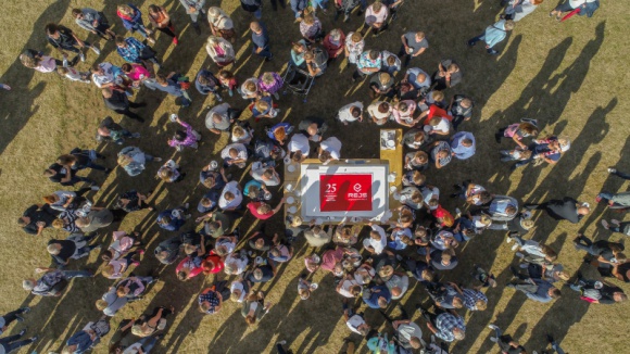 REJS świętował 25-lecie BIZNES, Firma - Były życzenia i tort, mnóstwo gości, muzyka i świetna zabawa – impreza urodzinowa REJS już za nami! 24 czerwca, podczas uroczystego Pikniku Jubileuszowego, 25-lecie przedsiębiorstwa świętowali założyciele i pracownicy firmy, ich rodziny, a także liczni przyjaciele.