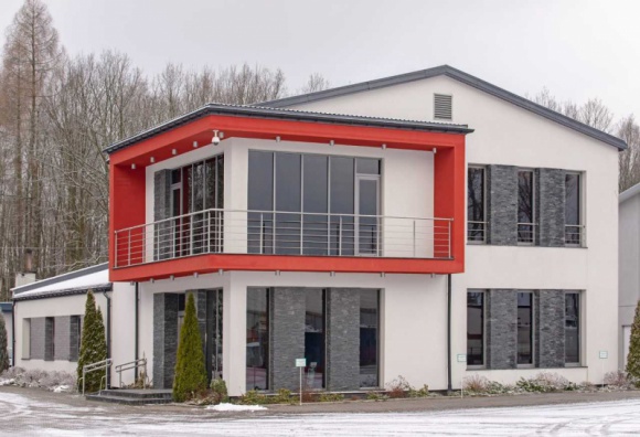 Sukces firmy MajsterPol potwierdza, że warto inwestować w rodzinny biznes BIZNES, Firma - Rodzinne firmy różnią się od swoich „nierodzinnych” konkurentów. Dzieje się tak nie tylko ze względu na strukturę zarządu, ale także wyjątkową lojalność i dążenie do wspólnego celu przedsiębiorstwa, często angażującym w większym stopniu niż pracowników innych firm.