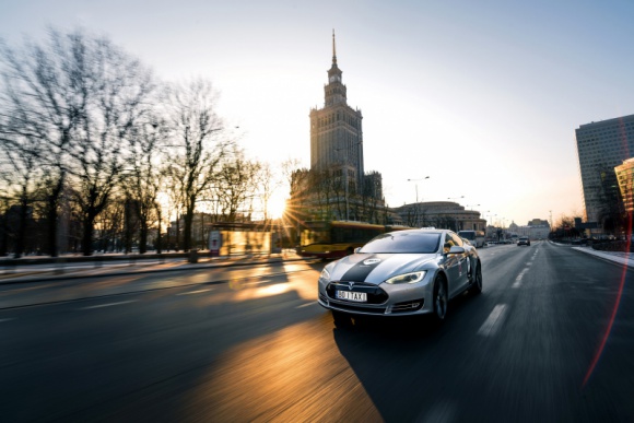 CEO iTaxi: rośniemy 70% rok do roku i nie zamierzamy zwalniać tempa BIZNES, Firma - Jarosław Grabowski, CEO iTaxi zapowiada, że firma w 2019 roku po raz kolejny odnotuje wzrosty na poziomie kilkudziesięciu procent.