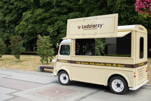 Riksze i ice-trucki odchodzą na zasłużony urlop BIZNES, Firma - Działo się – nie ma chyba Lodziarzy, którzy nie zgodziliby się z takim podsumowaniem kończącego się właśnie sezonu.