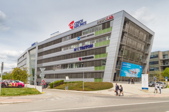 Peakside sprzedaje biurowiec Argo Alpha BIZNES, Firma - Peakside Capital zakończył sprzedaż Argo Alpha, nieruchomości biurowej zlokalizowanej w Pradze. Nowym właścicielem obiektu jest BPD Development, czeska spółka deweloperska.