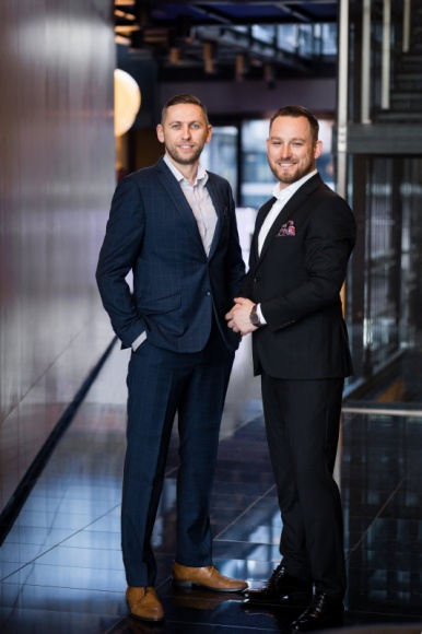 Scenariusze dla przedsiębiorców na czas kryzysu. BIZNES, Firma - O dylematach, jakie stoją przez przedsiębiorcami rozmawiamy z ekspertami w dziedzinie handlu zagranicznego: Leszkiem Zołotarskim i Marcinem Pietrusińskim, założycielami firmy El-Expert.