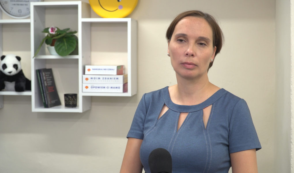 W efekcie pandemii coraz więcej dzieci jest uzależnionych od internetu i smartfonów. Negatywnie wpłynie to na ich rozwój i relacje społeczne