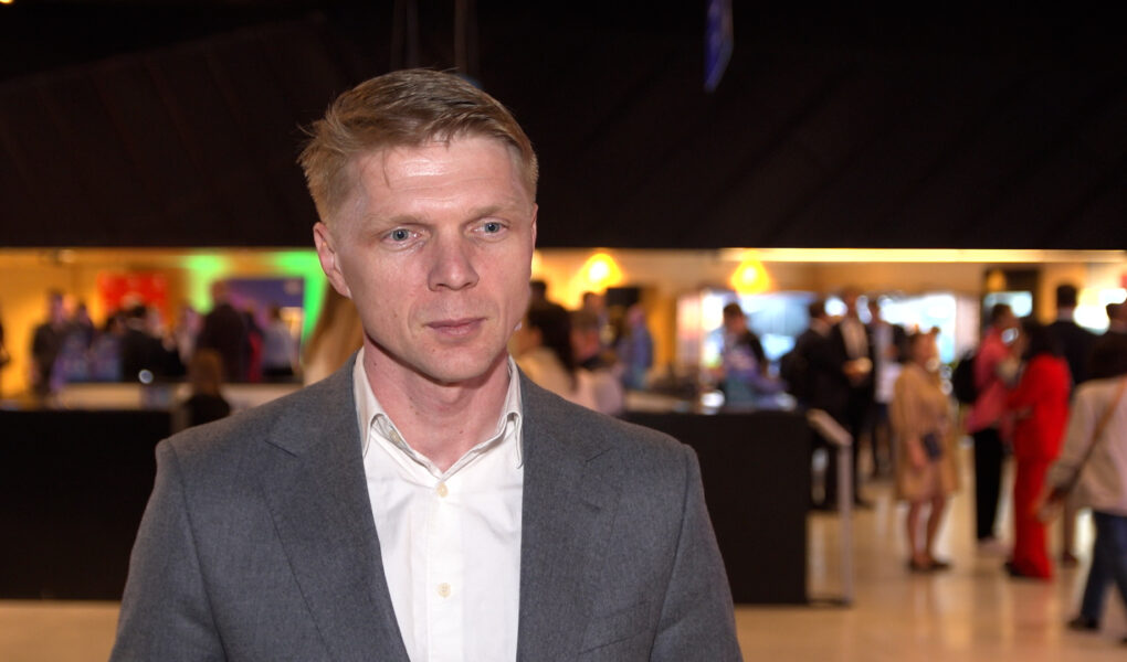 Rozwój sztucznej inteligencji drastycznie zwiększa zapotrzebowanie na energię. Rozwiązaniem są zrównoważone centra danych