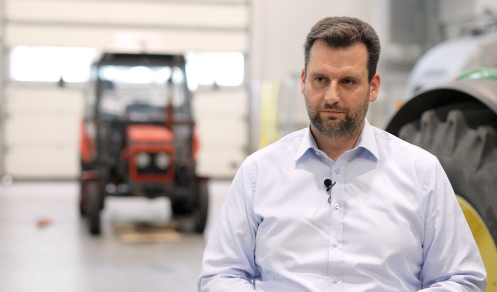 Sztuczna inteligencja może zrewolucjonizować rolnictwo. Pomaga w zbiorach i dzięki niej koszty działania gospodarstw są niższe